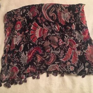 *Donating 7/22* - Light weight Lucky Brand scarf